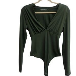 Abercrombie & Fitch Edgy Forest Green V-Neck Bodysuit Soft collection Medium